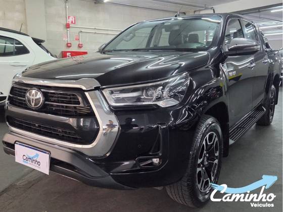 TOYOTA HILUX 2.8 D-4D TURBO DIESEL CD SRX 4X4 AUTOMÁTICO